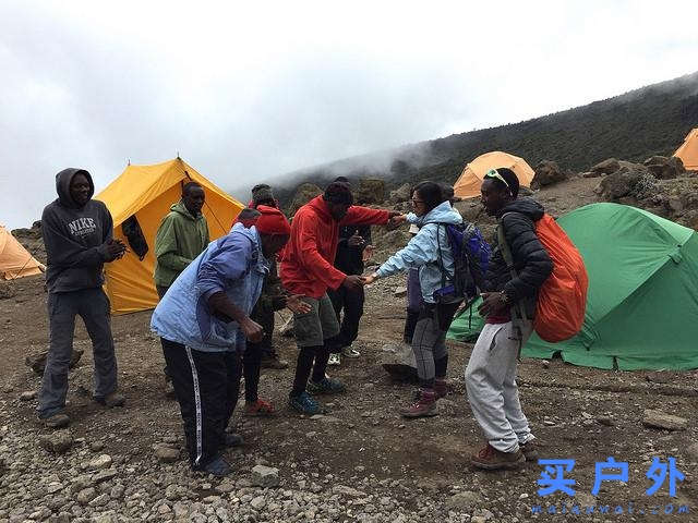 登上坦桑尼亚非洲第一高峰乞力马扎罗山之梦