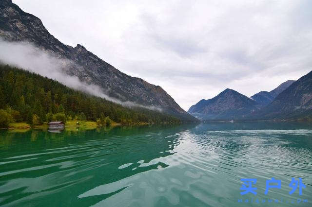 穿越奥地利边境，楚格峰地区徒步旅行