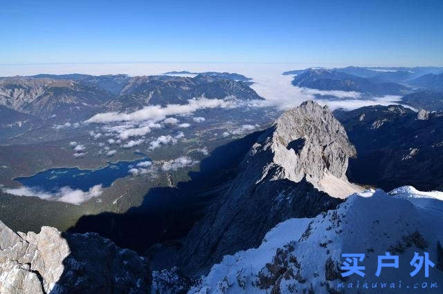 穿越奥地利边境，楚格峰地区徒步旅行