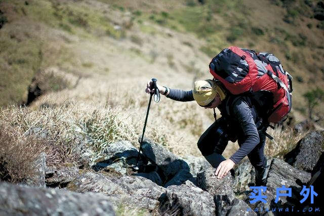 登山杖正确的使用方法，使用登山杖可以让走路更轻松