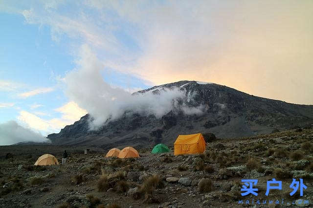 登上坦桑尼亚非洲第一高峰乞力马扎罗山之梦