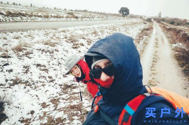 西班牙朝圣之路，走过风雪冰雨的蜜月旅行