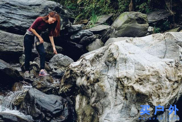 穿的第一件户外装备，当一个都市与山林穿梭的双栖女子