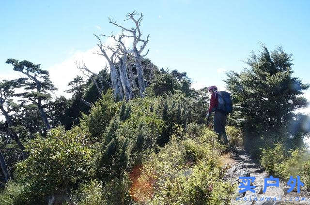 购买户外登山装备的给个人浅见，给喜欢户外的新手