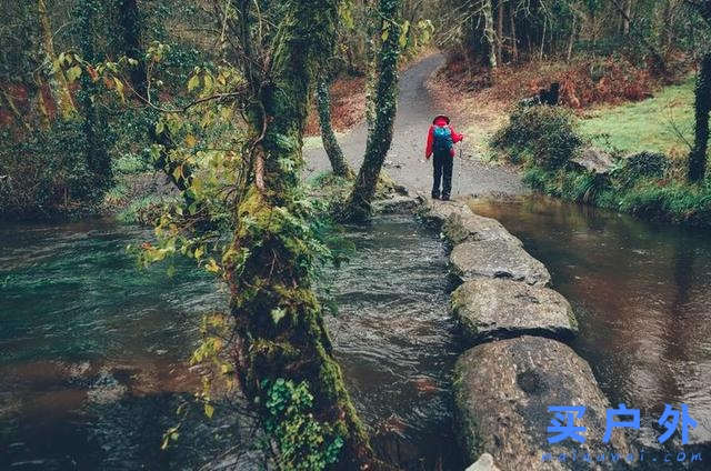 西班牙朝圣之路，走过风雪冰雨的蜜月旅行