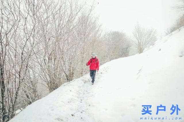 西班牙朝圣之路，走过风雪冰雨的蜜月旅行