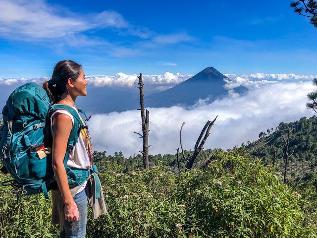 危地马拉值得去的火山，富埃戈火山和阿卡特南戈火山