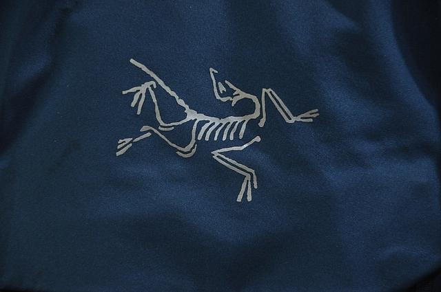 Arc’teryx始祖鸟保暖夹克开箱，一件可以穿去滑雪的羽绒服
