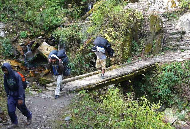 尼泊尔徒步多少钱？登山向导怎么找？看完这篇再出发