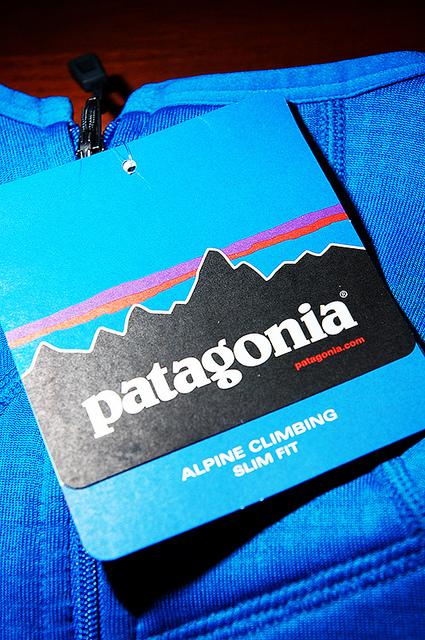 Patagonia(巴塔哥尼亚)R1拉链抓绒保暖衣开箱,R系列最经典