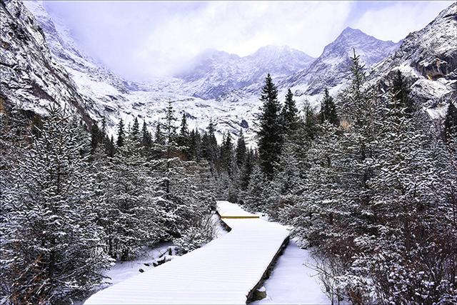 四姑娘山双桥沟，适合休闲旅游的人看风景