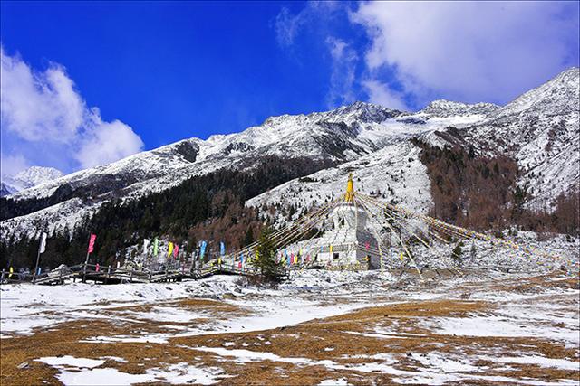 四姑娘山双桥沟，适合休闲旅游的人看风景