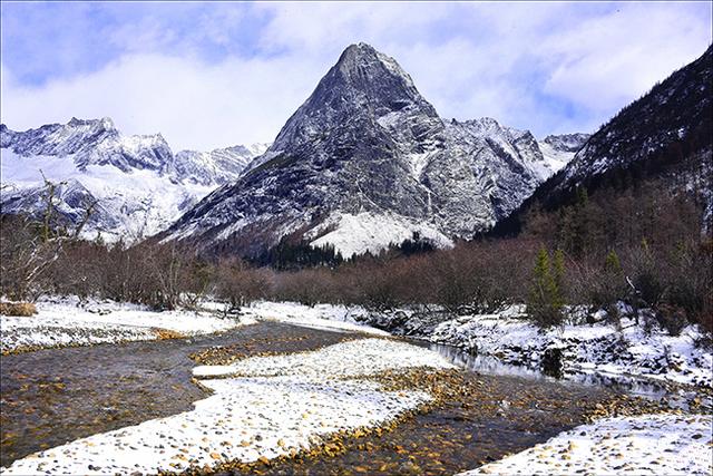 四姑娘山双桥沟，适合休闲旅游的人看风景