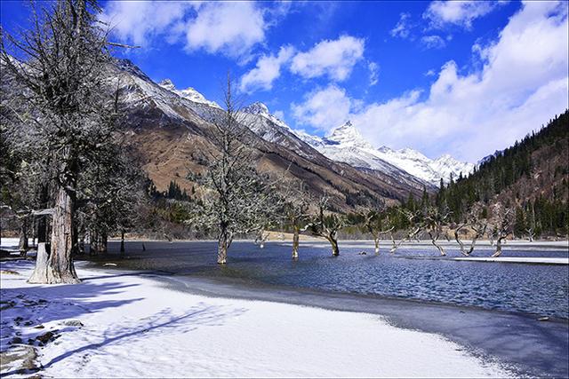 四姑娘山双桥沟，适合休闲旅游的人看风景