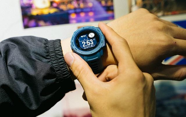 Garmin佳明instinct手表怎么样，新款佳明手表开箱实戴分享