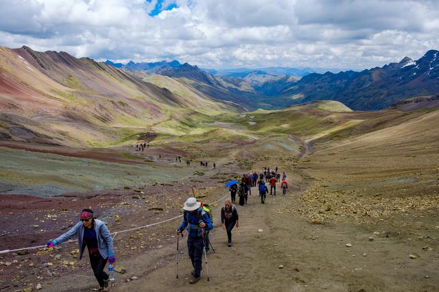 秘鲁徒步彩虹山Vinicunca，解锁登上海拔5036米高山的成就