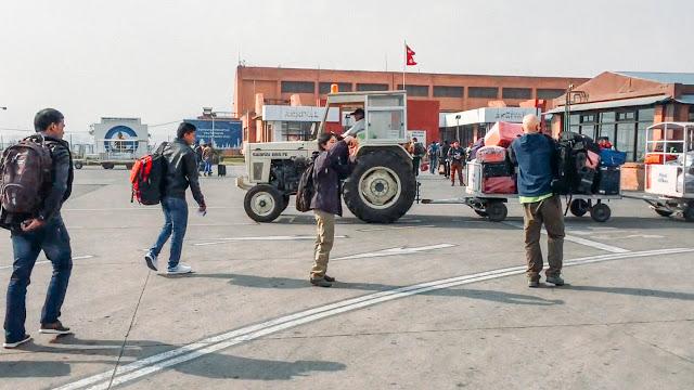 带你去尼泊尔，落地签证、入境、换钱、机场交通与住宿攻略