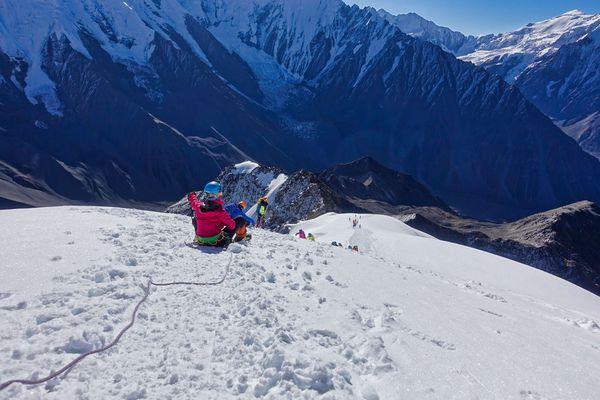 四川登山初体验,登上海拔5588米贡嘎雪山那玛峰