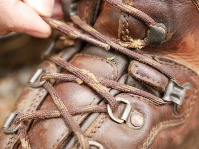 户外小常识，简单几个步骤让你与脚下的登山鞋度过磨合期