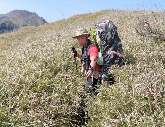 爬山一定要带登山杖,我的登山杖开箱实测