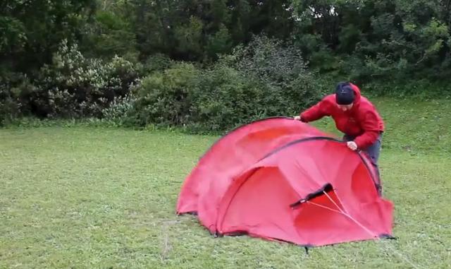 如何搭帐篷的方法,关于大风中搭设或打包帐篷的问题