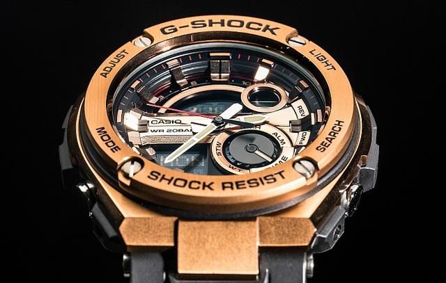 卡西欧G-SHOCK G-STEEL系列腕表，材质混搭金属感之上