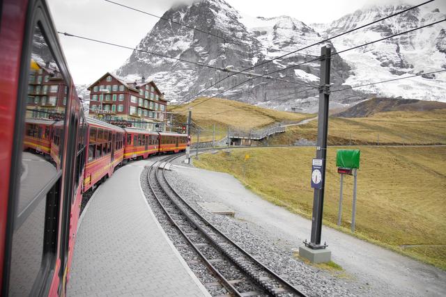 瑞士火车行攻略,一睹阿尔卑斯最美山峰马特洪峰
