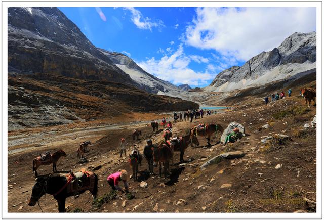 稻城亚丁牛奶海徒步攻略,探访在海拔4500米的圣湖