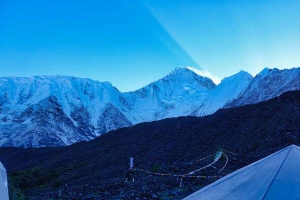 四川登山初体验,登上海拔5588米贡嘎雪山那玛峰