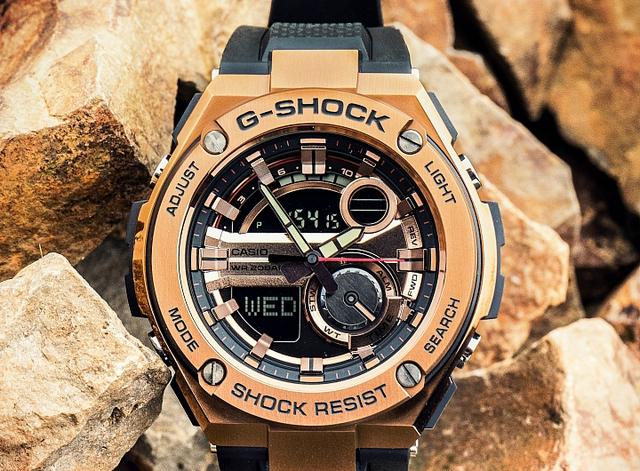 卡西欧G-SHOCK G-STEEL系列腕表，材质混搭金属感之上