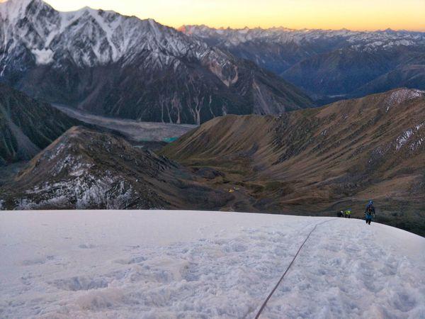 四川登山初体验,登上海拔5588米贡嘎雪山那玛峰