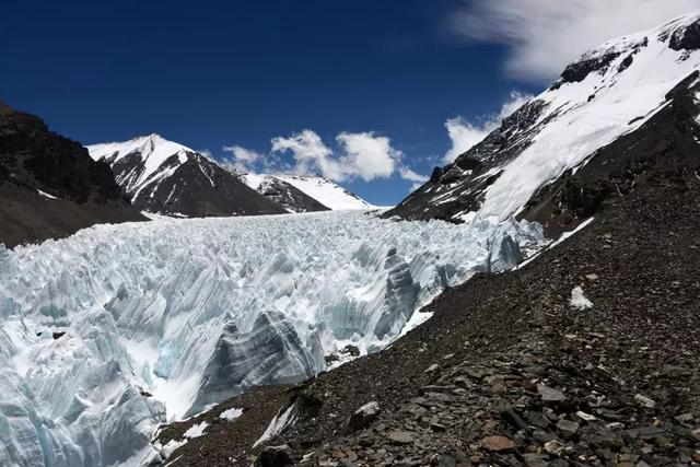 珠峰春季登山季已过半,那些去的登山家们现在都怎么样了？