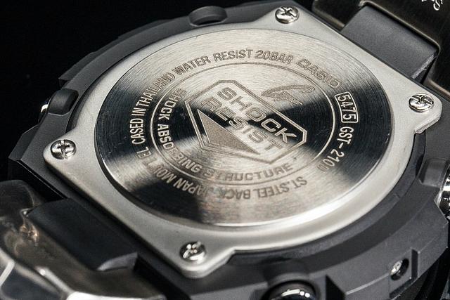 卡西欧G-SHOCK G-STEEL系列腕表，材质混搭金属感之上