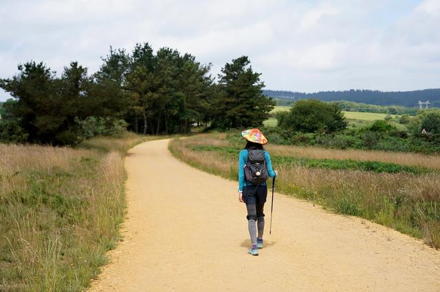 穿梭都市与户外，英国户外品牌Lowe Alpine多功能轻量背包实测