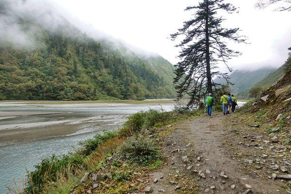 四川登山初体验,登上海拔5588米贡嘎雪山那玛峰