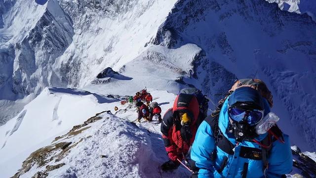 珠峰登山者尸体暴露，喜马拉雅冰川2100年恐融化三分之二