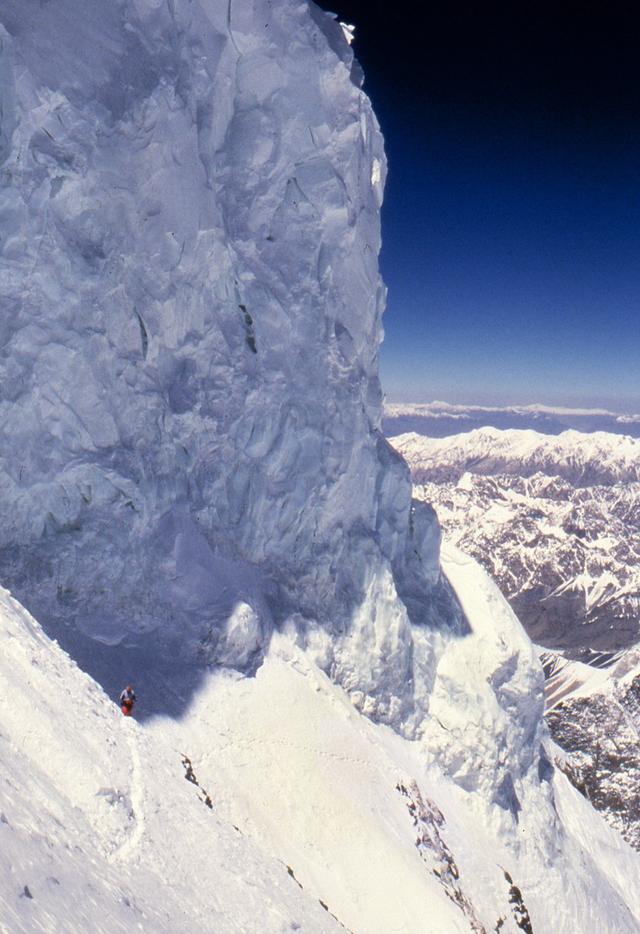大批新手登山者涌入乔戈里峰(K2),珠峰悲剧是否会重现