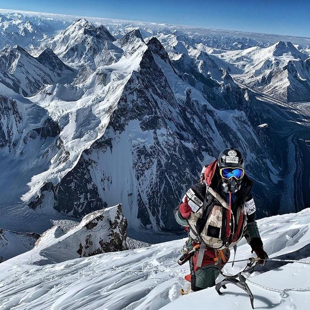 登山者陆续登顶K2乔戈里峰,尼泊尔登山者尼马尔·普贾将连攀布洛阿特峰