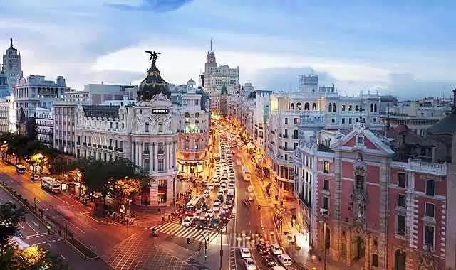 马德里自由行全攻略,马德里旅游必备常识、必逛景点、美食、购物好去处指南