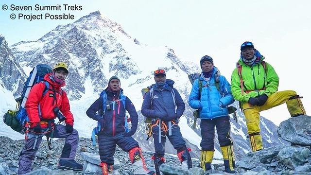 4个月内登顶第十座8000米高峰,尼泊尔登山家开路并登顶K2乔戈里峰