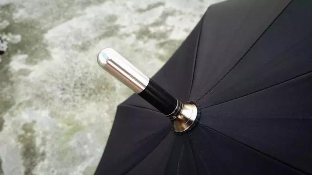 来自德国欧赛姆(EUROSCHIRM) 防身雨伞,荒野探险结实又耐用
