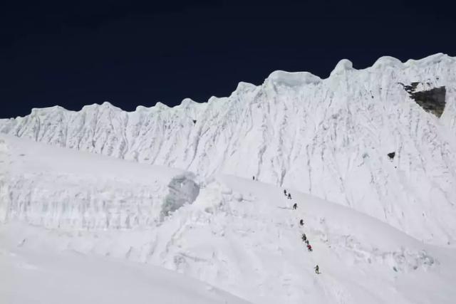 马纳斯鲁峰Manaslu攀登攻略,登珠峰前必登的8000米雪山