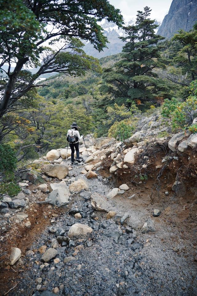 猛犸象Mammut新款登山鞋测评体验,轻松应对各种户外活动