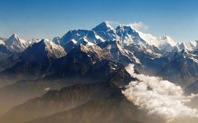 尼泊尔新规,想登珠峰得至少登过1座泊尔高山