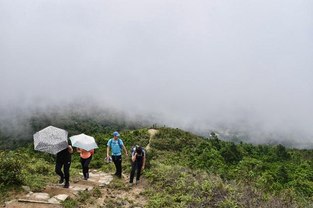 夏季登山预防中暑,由路线策划做起准备充足装备