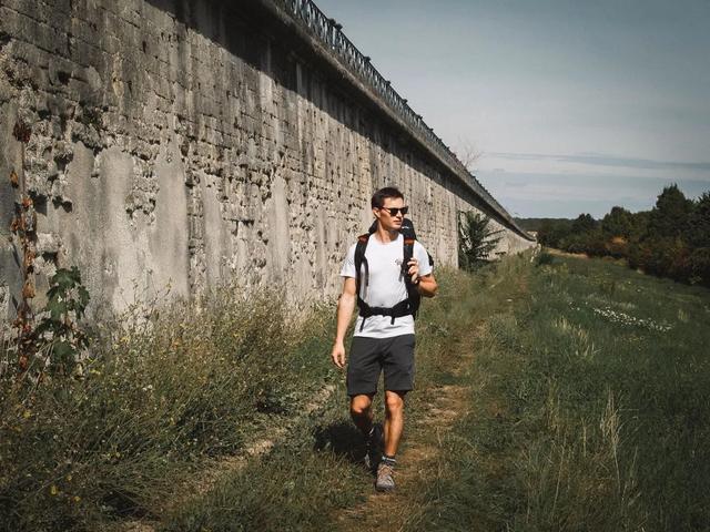 法国巴黎初秋徒步之旅,AKU户外登山徒步鞋测评体验