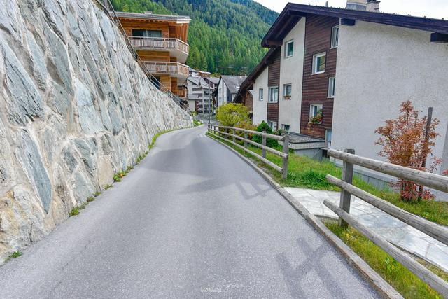瑞士自由行,采尔马特Zermatt洛特峰五湖徒步旅游指南