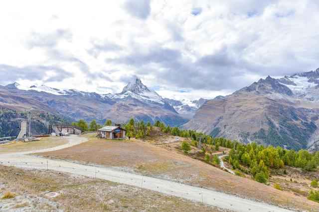 瑞士自由行,采尔马特Zermatt洛特峰五湖徒步旅游指南