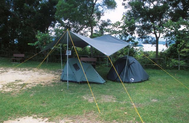 新手户外露营指南,盘点背包、天幕、睡袋等十六种必备露营装备