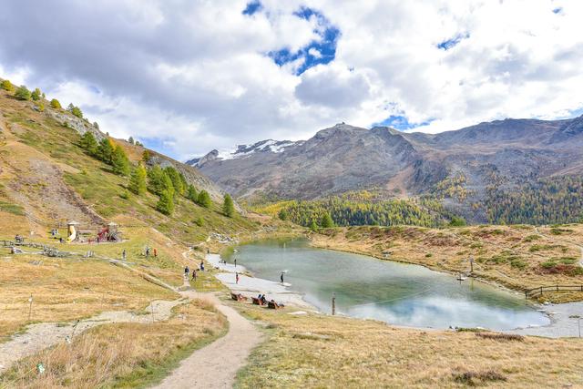 瑞士自由行,采尔马特Zermatt洛特峰五湖徒步旅游指南